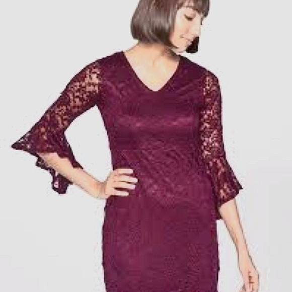 Dress with butterfly sleeves - Picture 2 of 4